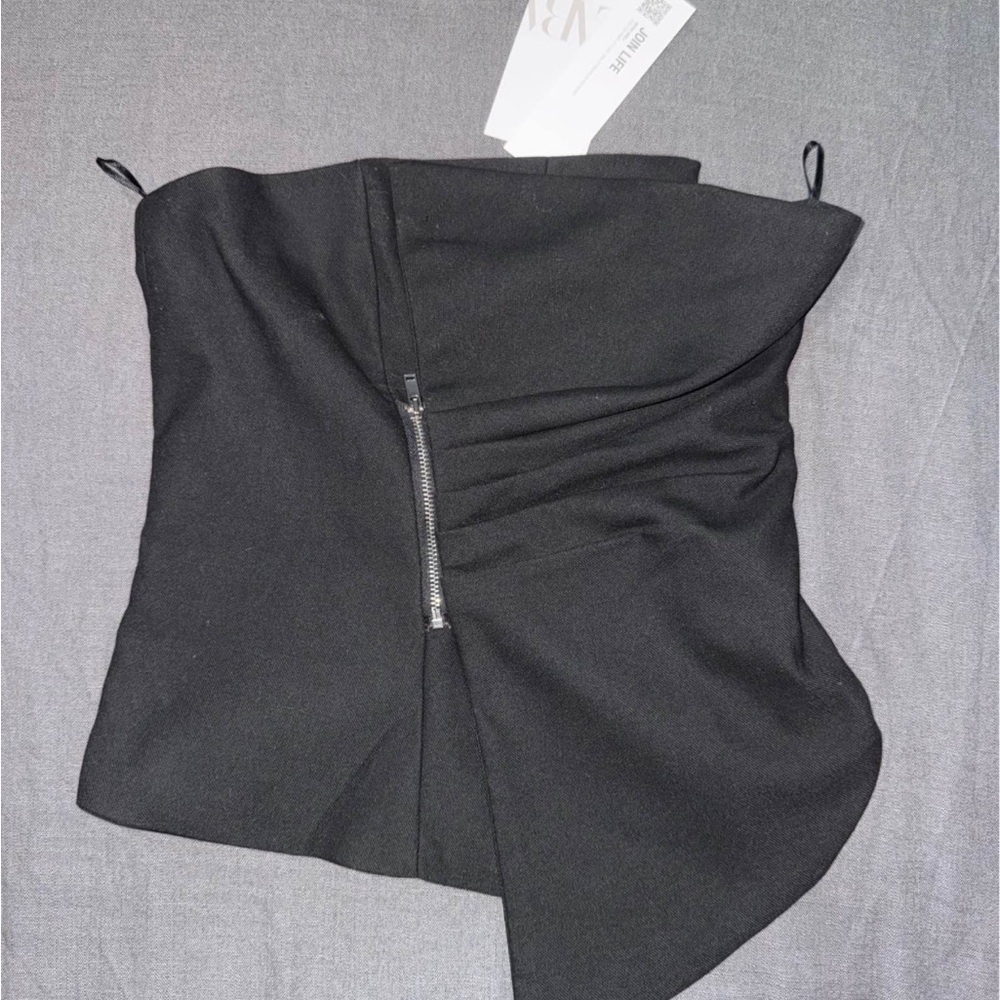 Zara Black Asymmetrical Crop Top